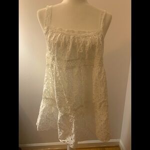 American Eagles Outfitters eyelet lace top, size M